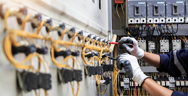 Professional Electrician technician working in Bountiful, UT